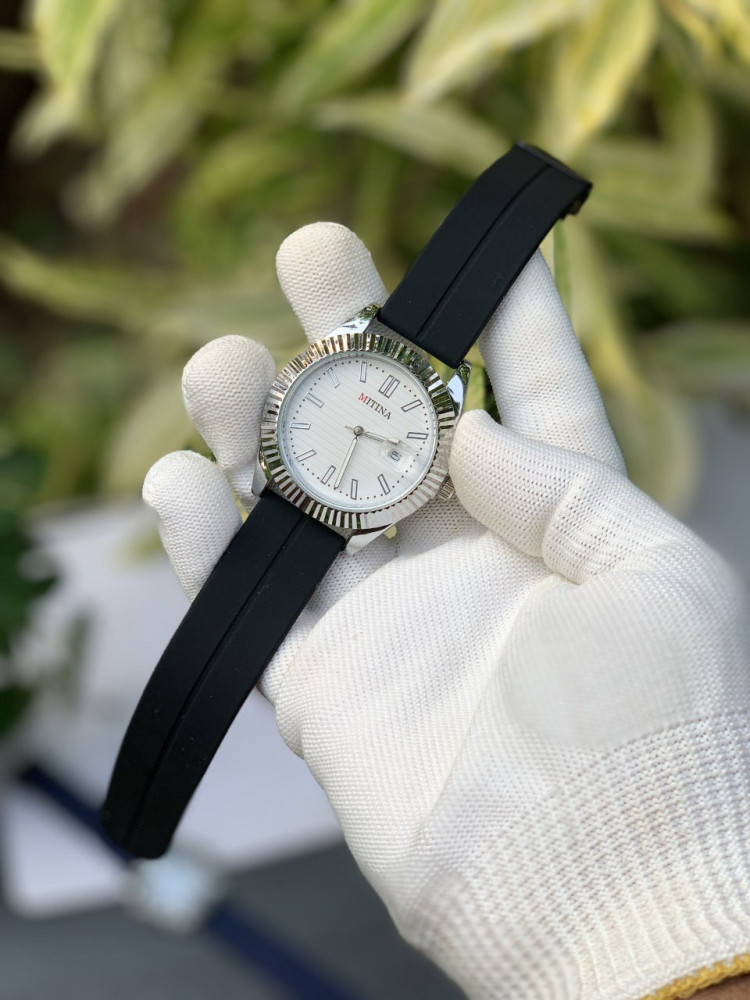 Mitina: Elevate your style with this premium design analog watch