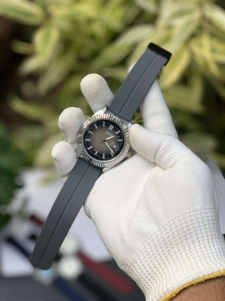 Mitina: Elevate your style with this premium design analog watch