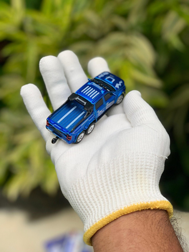 1:64 Pickup RC Metal Miniatures - Remote Control Fun