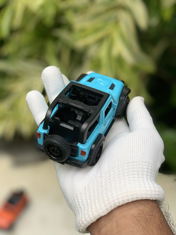 1:32 Scale Jeep Wrangler Rubicon - Metal Pull-Back Collectible, 2 Colors