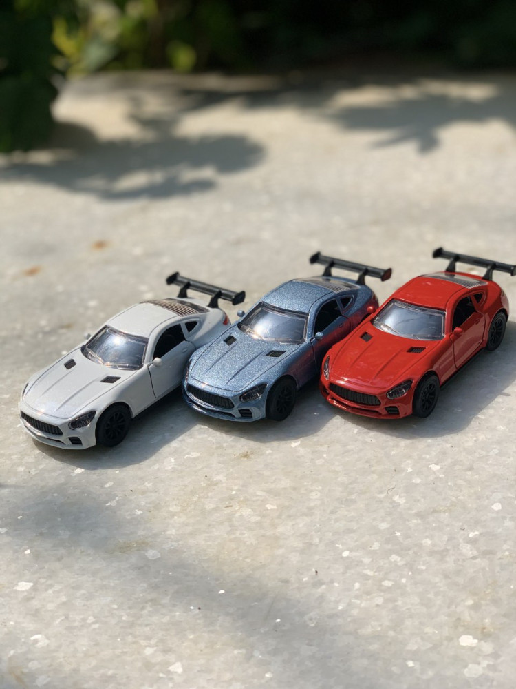 Bring home the thrill of the Mercedes-Benz AMG GTs in miniature 1:43 Scale