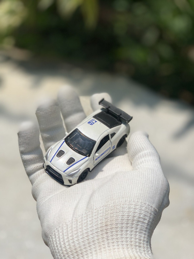 1:64 Nissan GT-R - Pocket Rocket