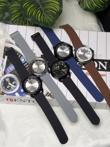 Elevate your wrist game with the Fenton Round Dial Analog Watch