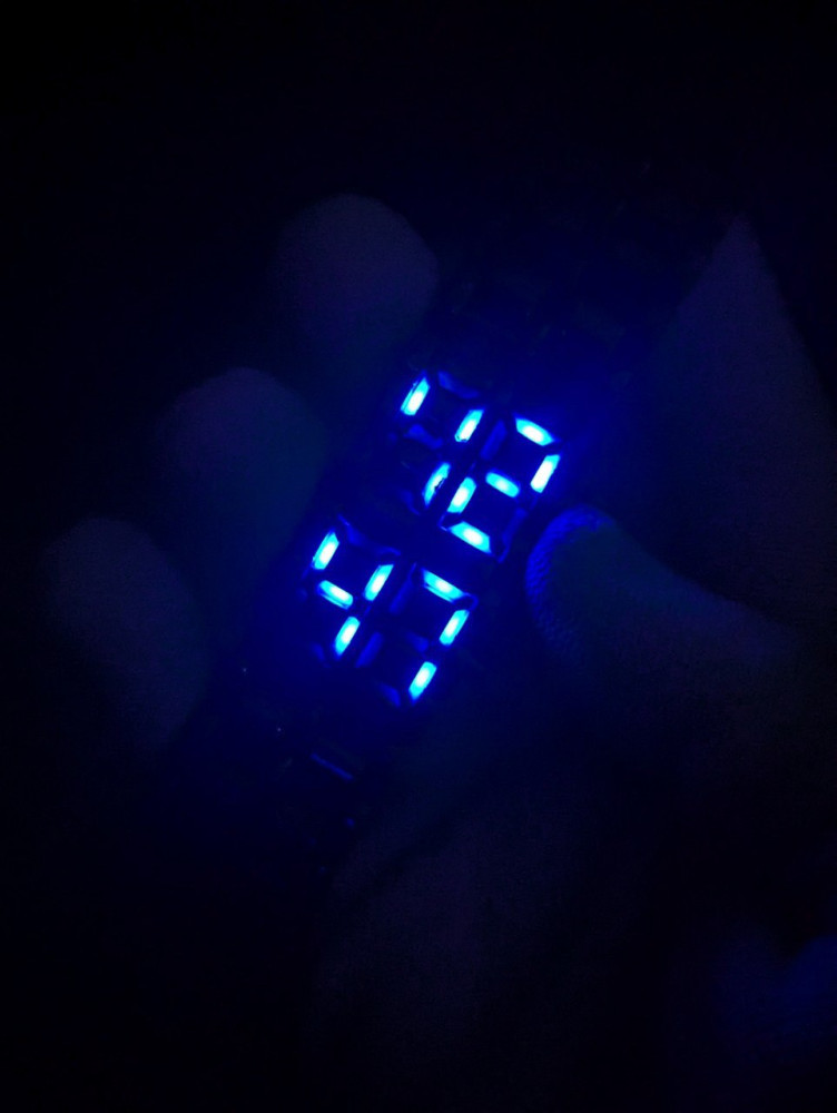 Elevate your style with this Premium Bracelet Design Chain Watch