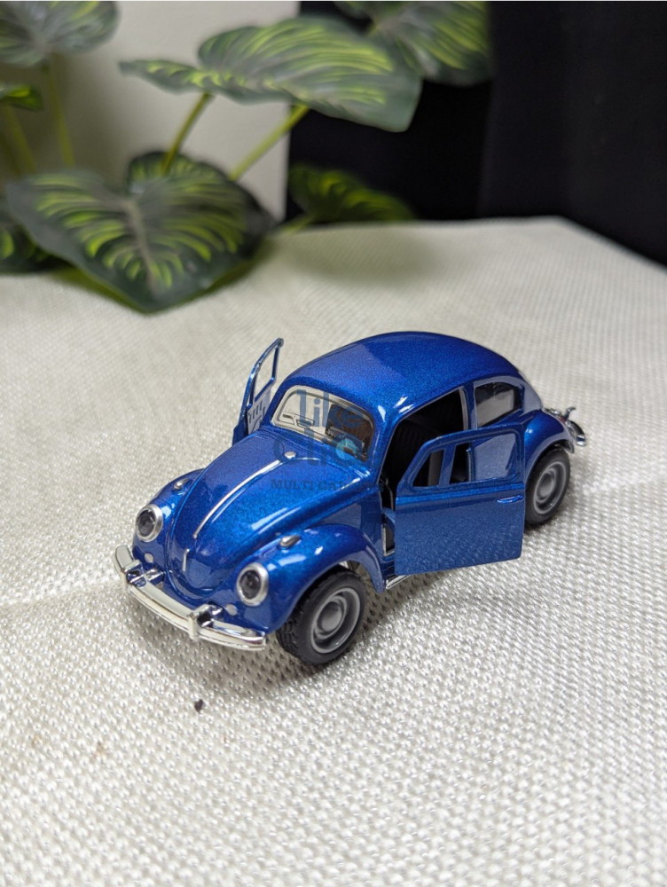 Cruise in classic style with this Volkswagen Beetle vintage 1:43 Scale metal car