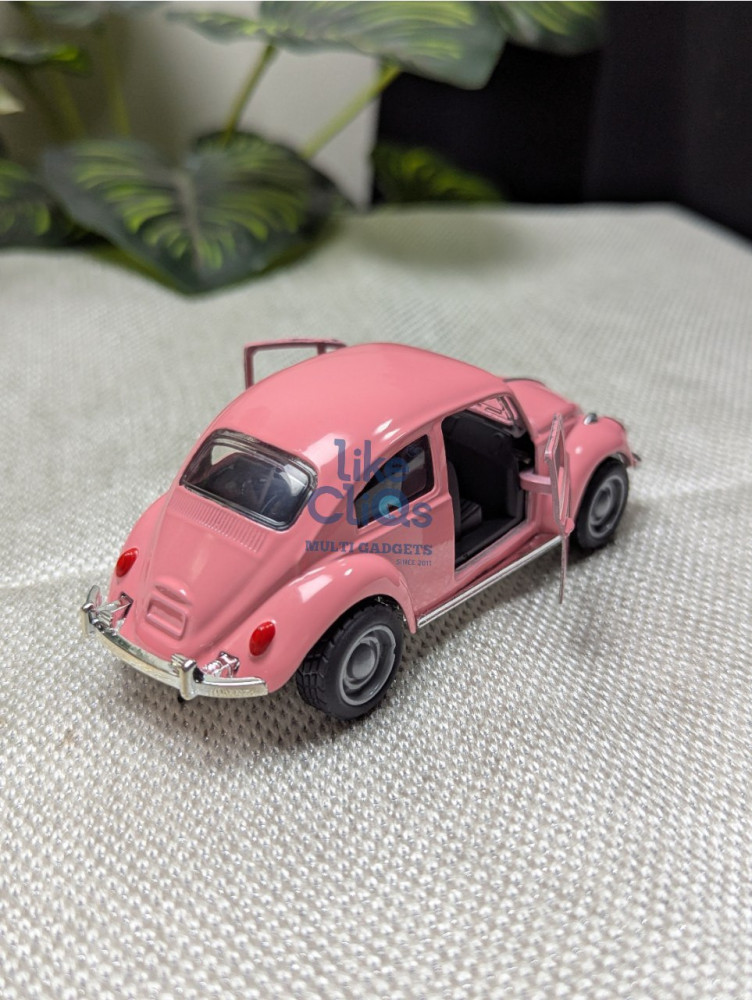 Cruise in classic style with this Volkswagen Beetle vintage 1:43 Scale metal car