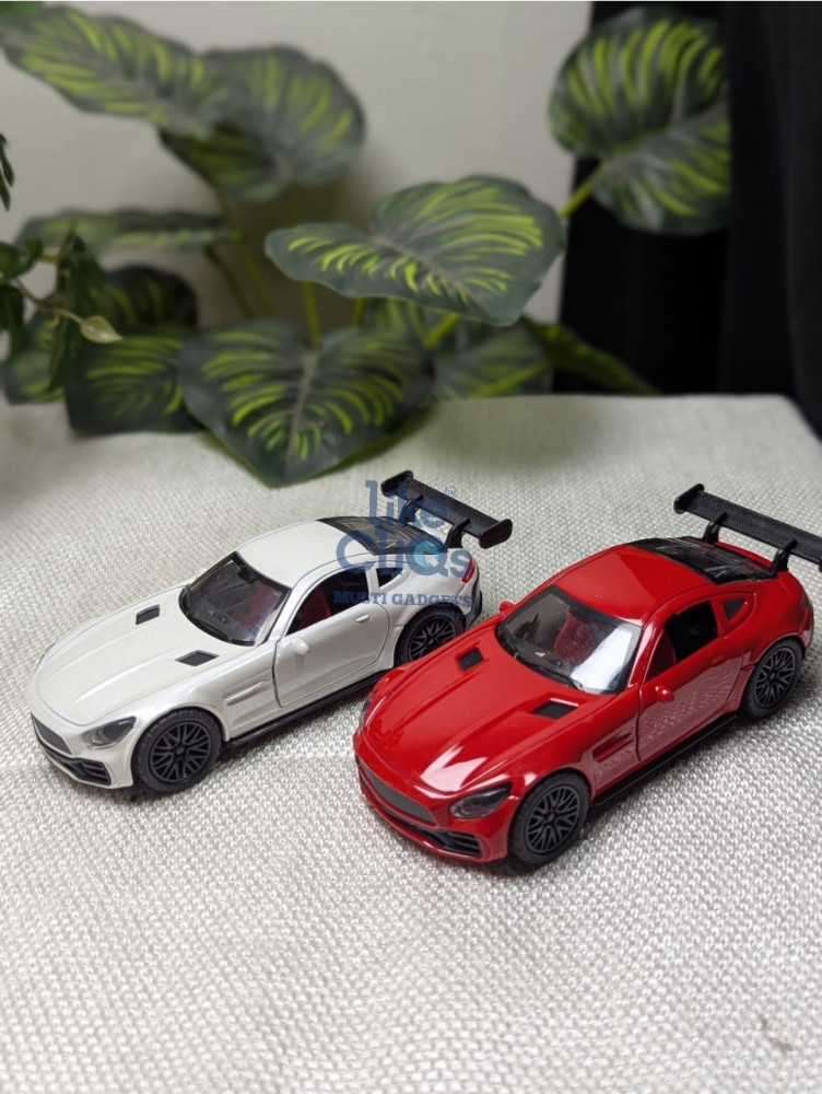 Own a piece of luxury with this 1:36 Mercedes-Benz AMG GT metal miniature