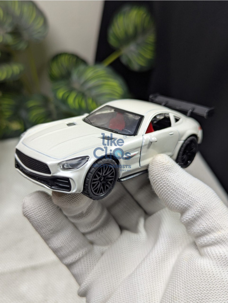 Own a piece of luxury with this 1:36 Mercedes-Benz AMG GT metal miniature