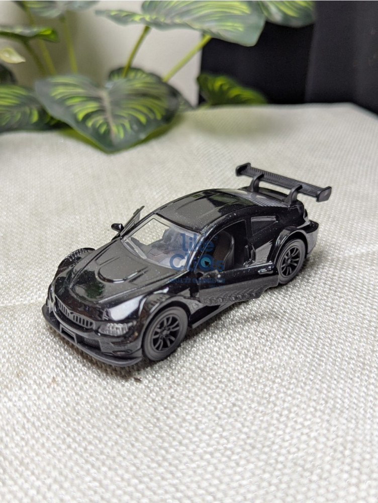 Rev up your collection with this 1:43 scale BMW M2