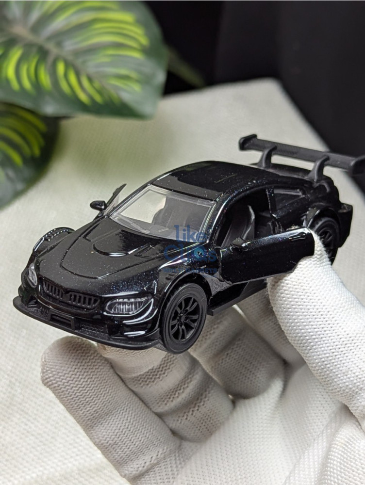 Rev up your collection with this 1:43 scale BMW M2