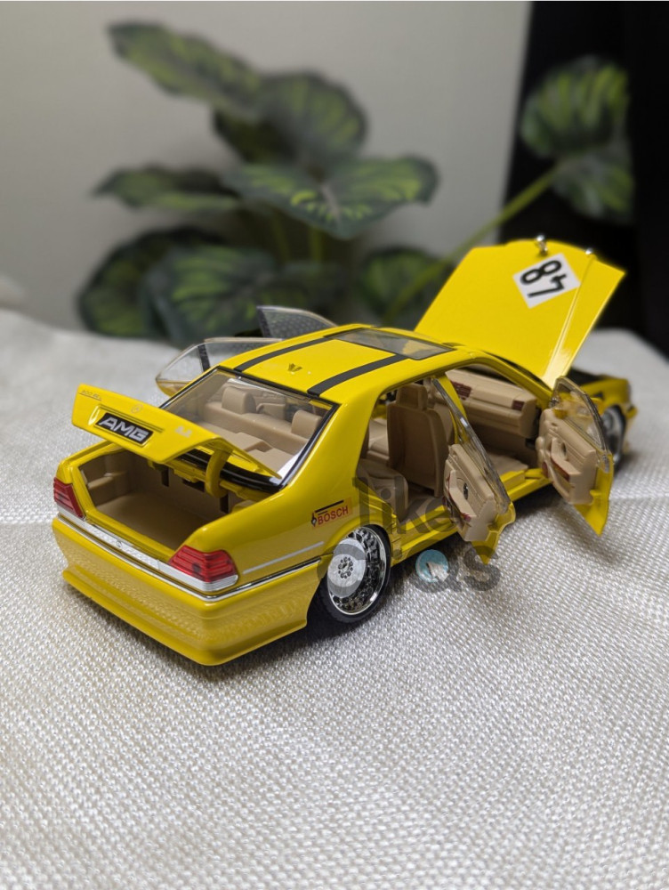 1:24 Scale Mercedes-Benz W140 - A Collector's Dream