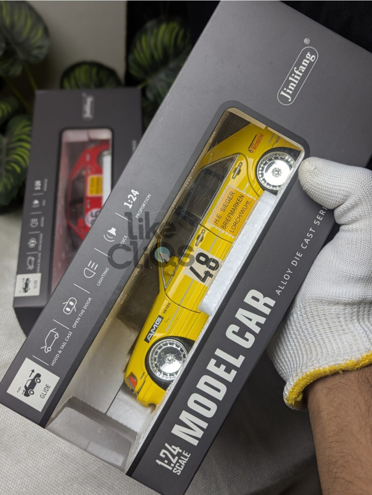 1:24 Scale Mercedes-Benz W140 - A Collector's Dream