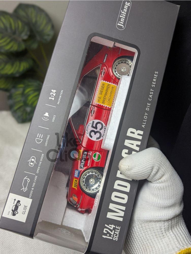 1:24 Scale Mercedes-Benz W140 - A Collector's Dream