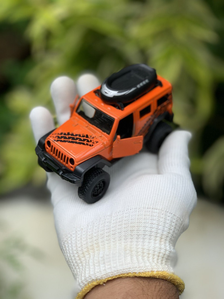 1:32 Modified Jeep Wrangler - Light Up the Trails