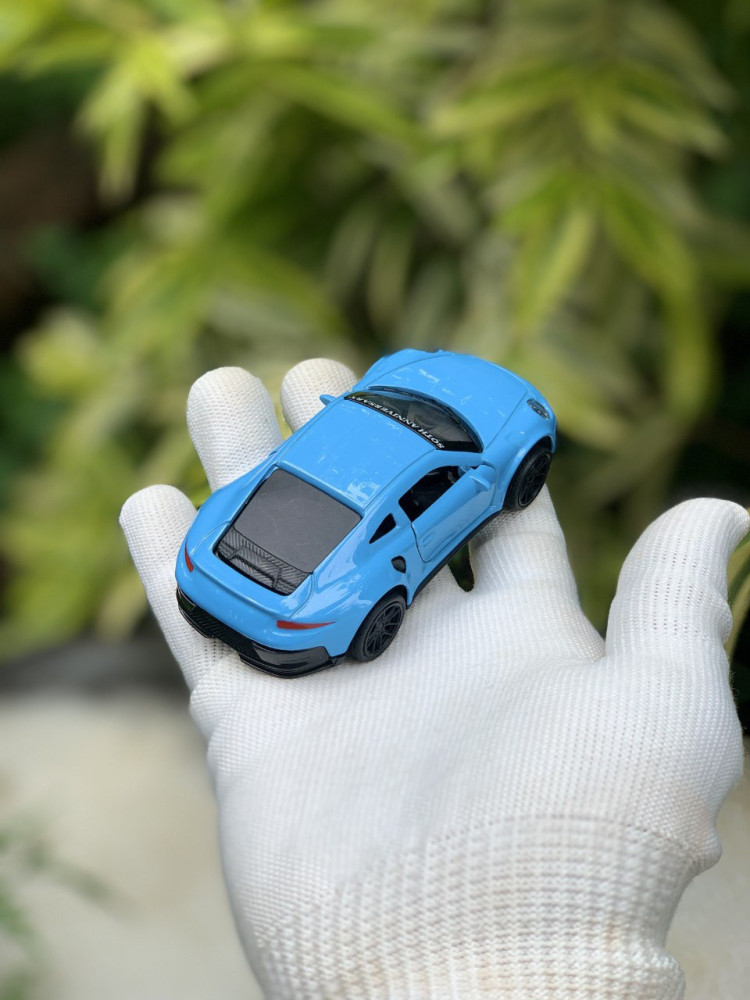 1:43 Porsche 911 - Pull-Back Performance