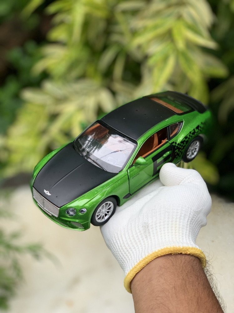 1:24 Bentley GT 370 - Luxury Collector's Dream