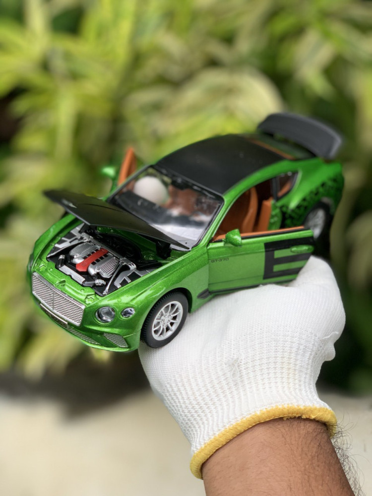 1:24 Bentley GT 370 - Luxury Collector's Dream