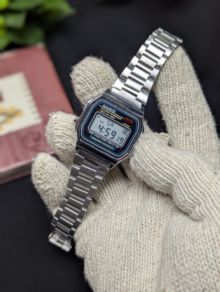 GASIO: Retro Vibes, Modern Tech! ⌚️