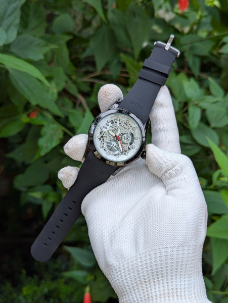 WQ541-ShadowedSilver