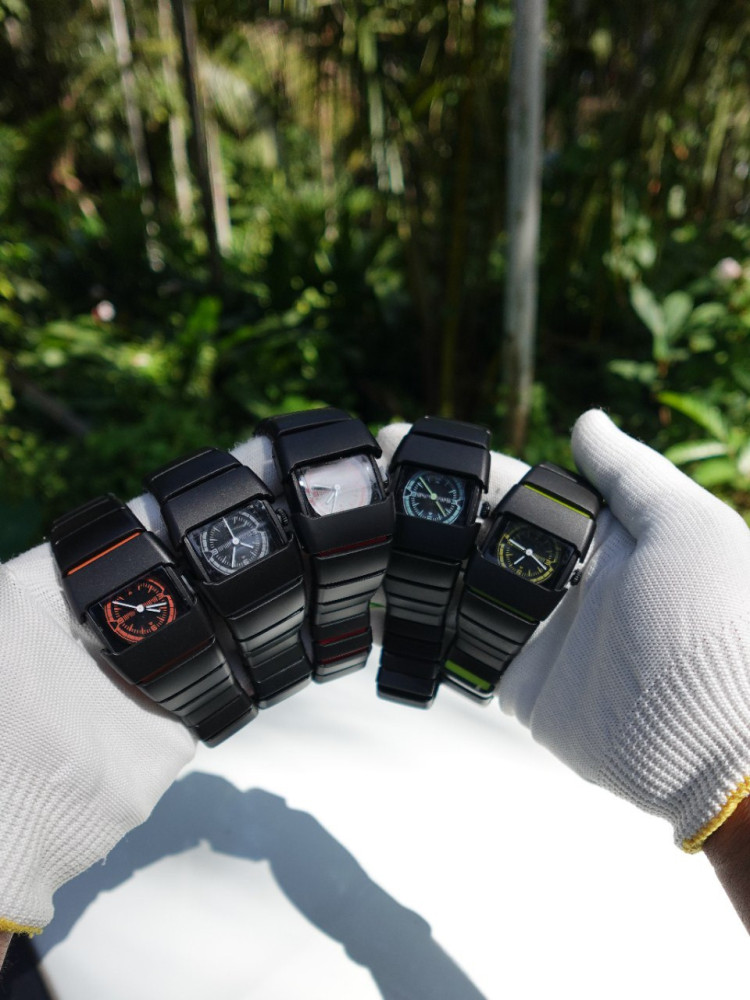 Trending Watch Combo: D-Line Analog Watch & Leather Wallet