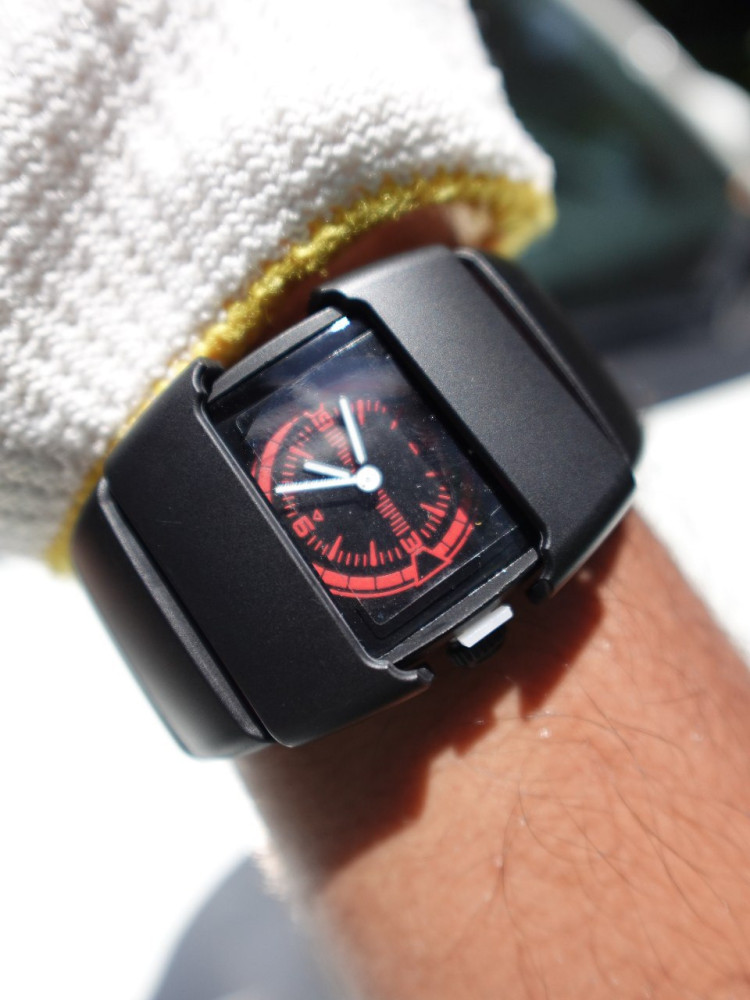 Trending Watch Combo: D-Line Analog Watch & Leather Wallet