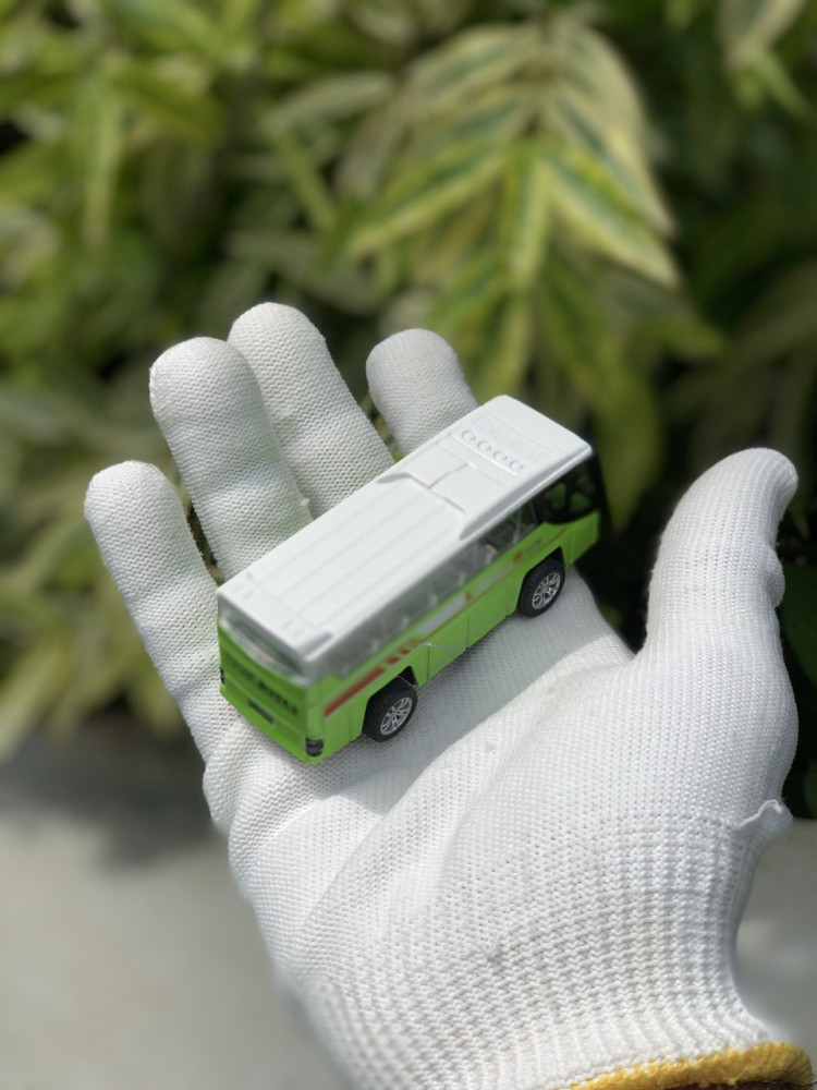 1:64 Metal Bus Miniature - Collectible Ride