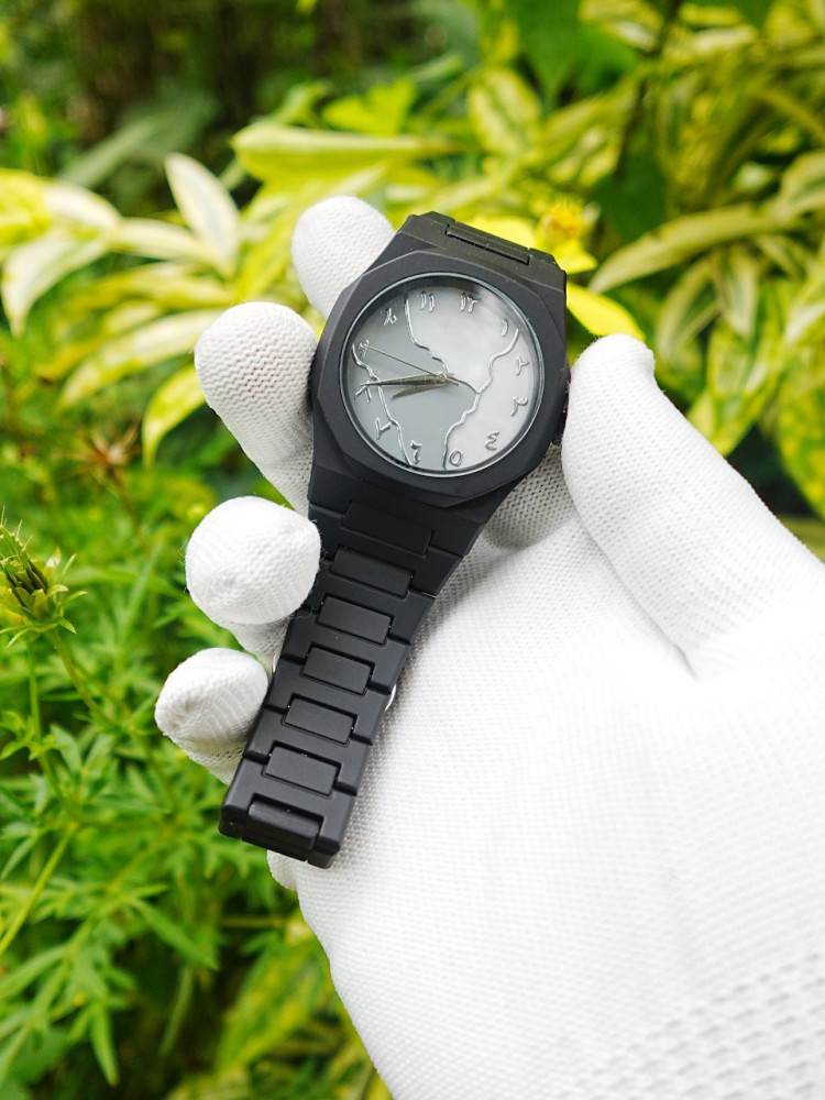 Trending Arabic Aura Watch - Unique Dial, Fiber Chain & Affordable