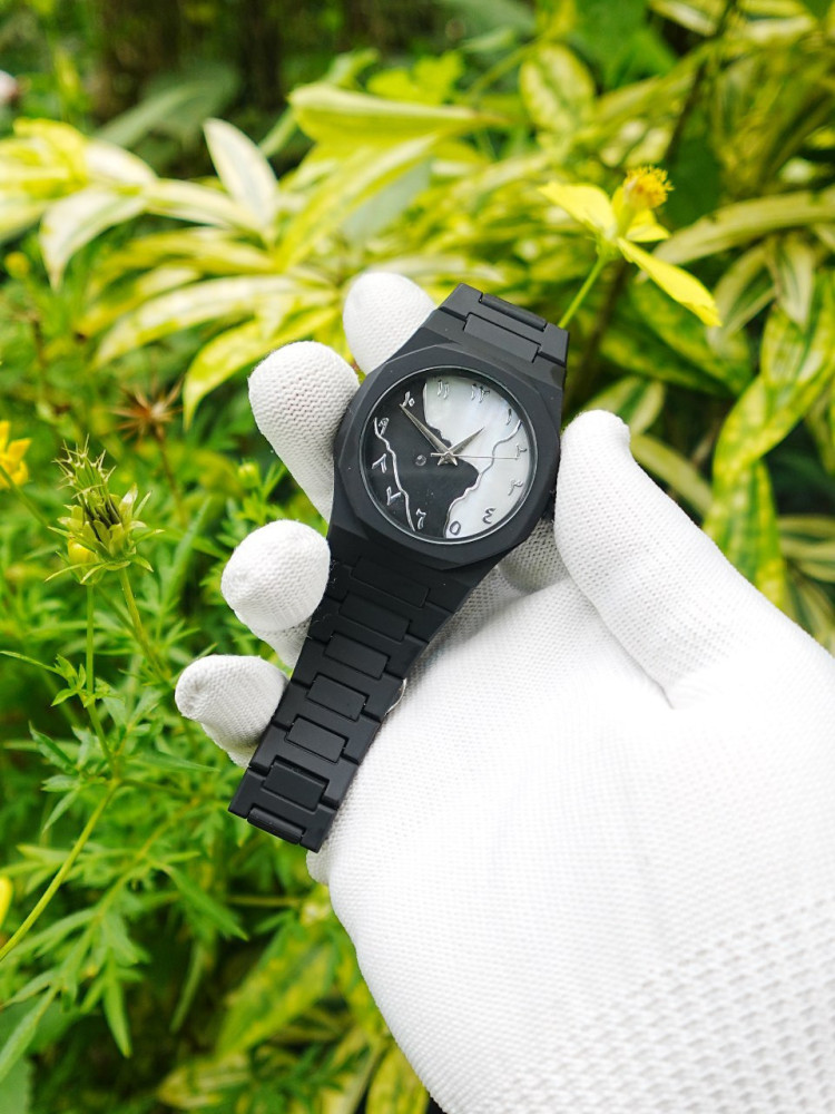 Trending Arabic Aura Watch - Unique Dial, Fiber Chain & Affordable