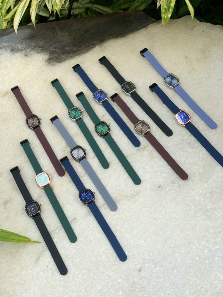 Gasiq: Stylish Oval Dial Analog Watches