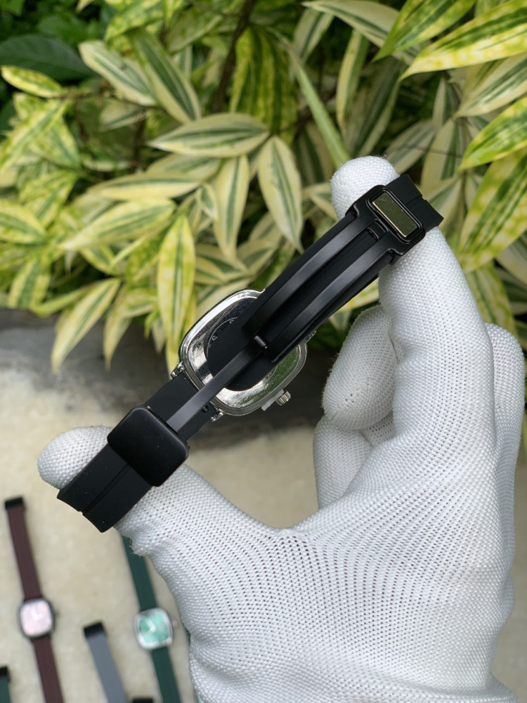 Gasiq: Stylish Oval Dial Analog Watches