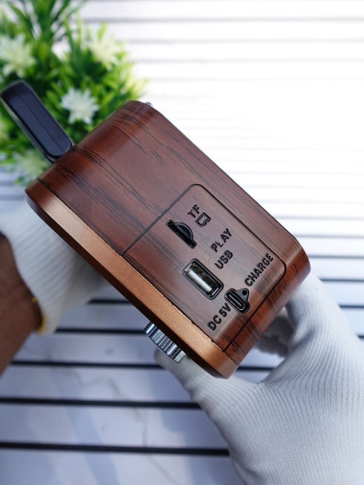 MZ Retro Wireless Radio Speaker with Analog Clock & Premium Watch Combo