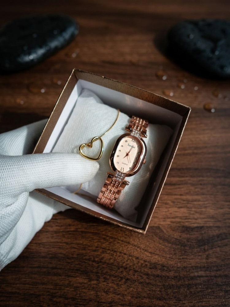 Ultimate Luxury Combo: Premium Timelee Watch & Anti-Tarnish Heart Necklace Set
