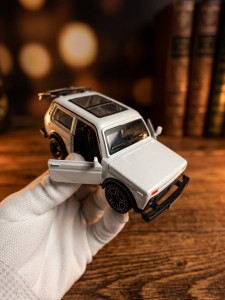 Soviet Legend: Classic Lada Niva 1:32 Scale Diecast Miniature