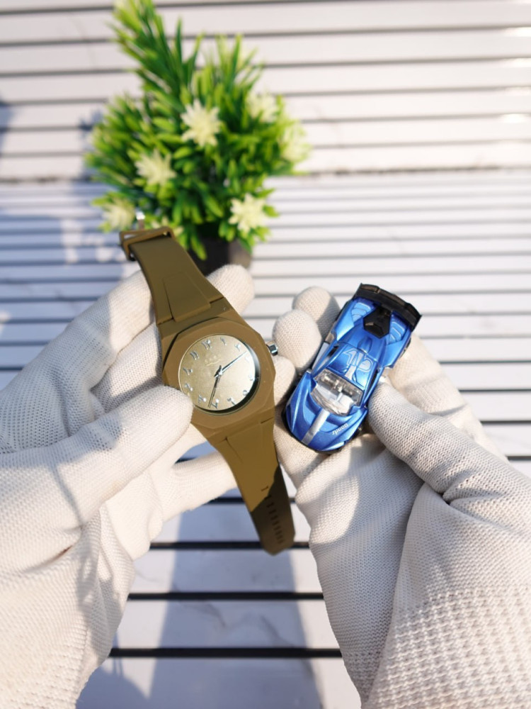 Trending Arabic Numeral Watch & Miniature Car Combo