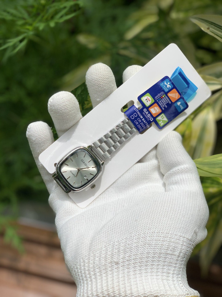 Gasiq Vintage Small Dial Watch - Oval Shape, Date and Girls' Favorite, silver