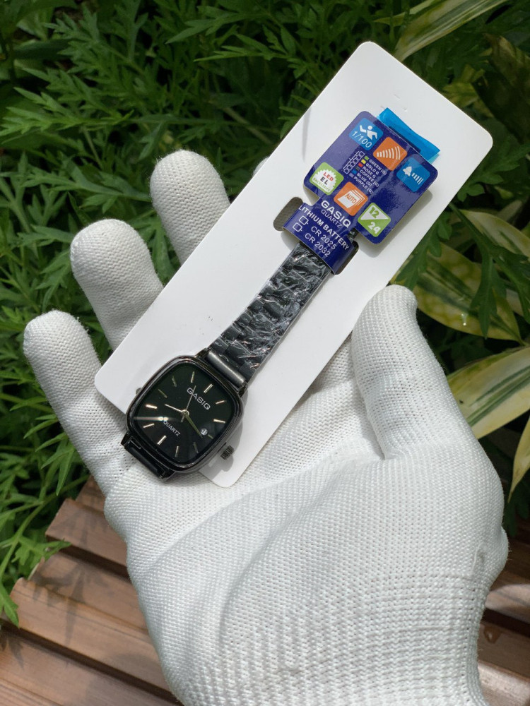 Gasiq Vintage Small Dial Watch - Oval Shape, Date and Girls' Favorite, Black