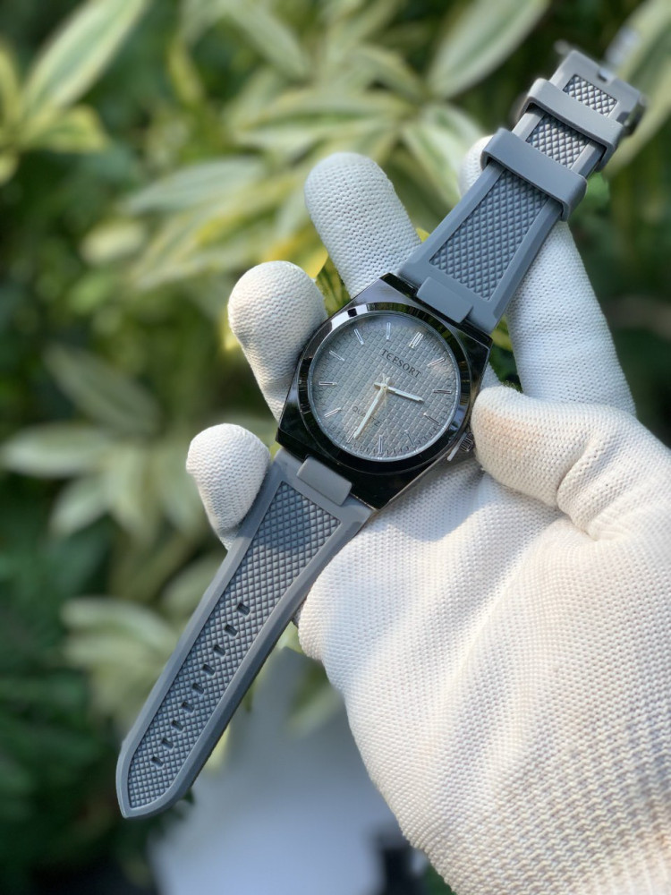 Time for style with TEESORT watches