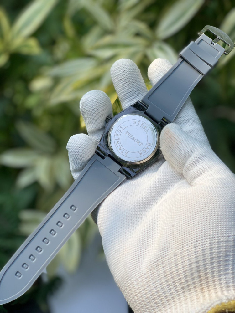 Time for style with TEESORT watches