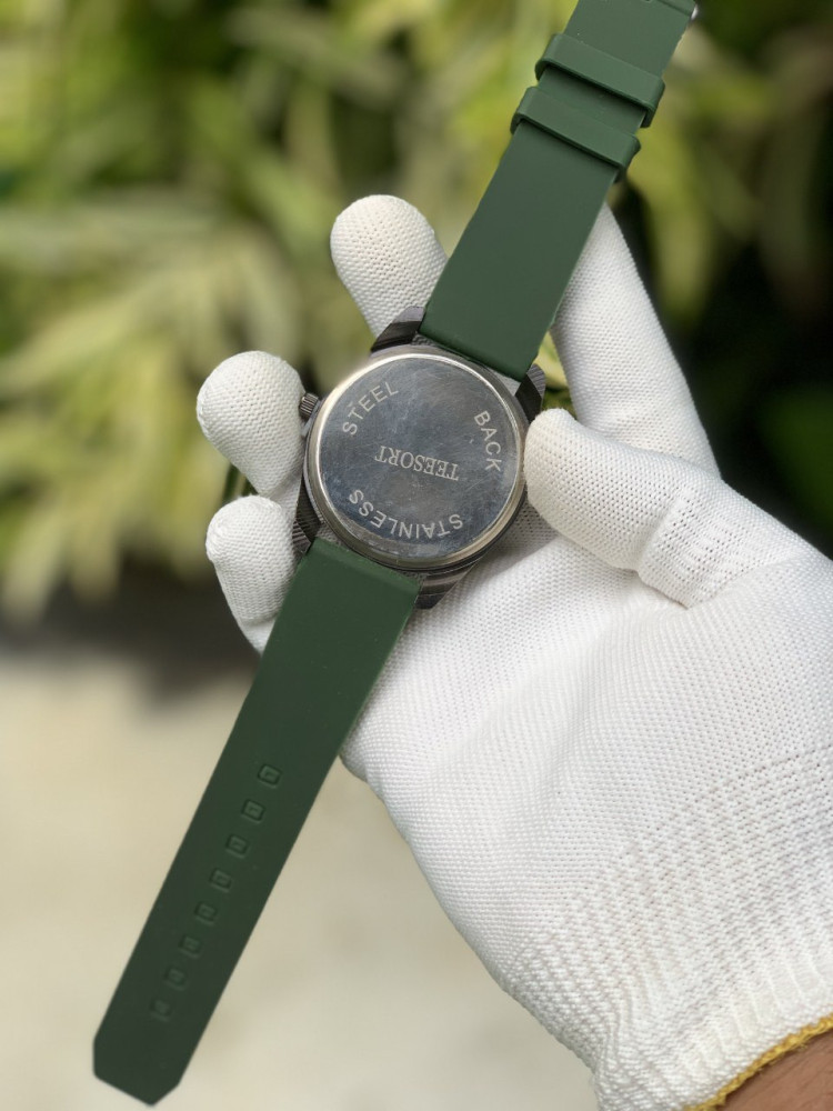 TEESORT Analog Watch - Premium Green Design