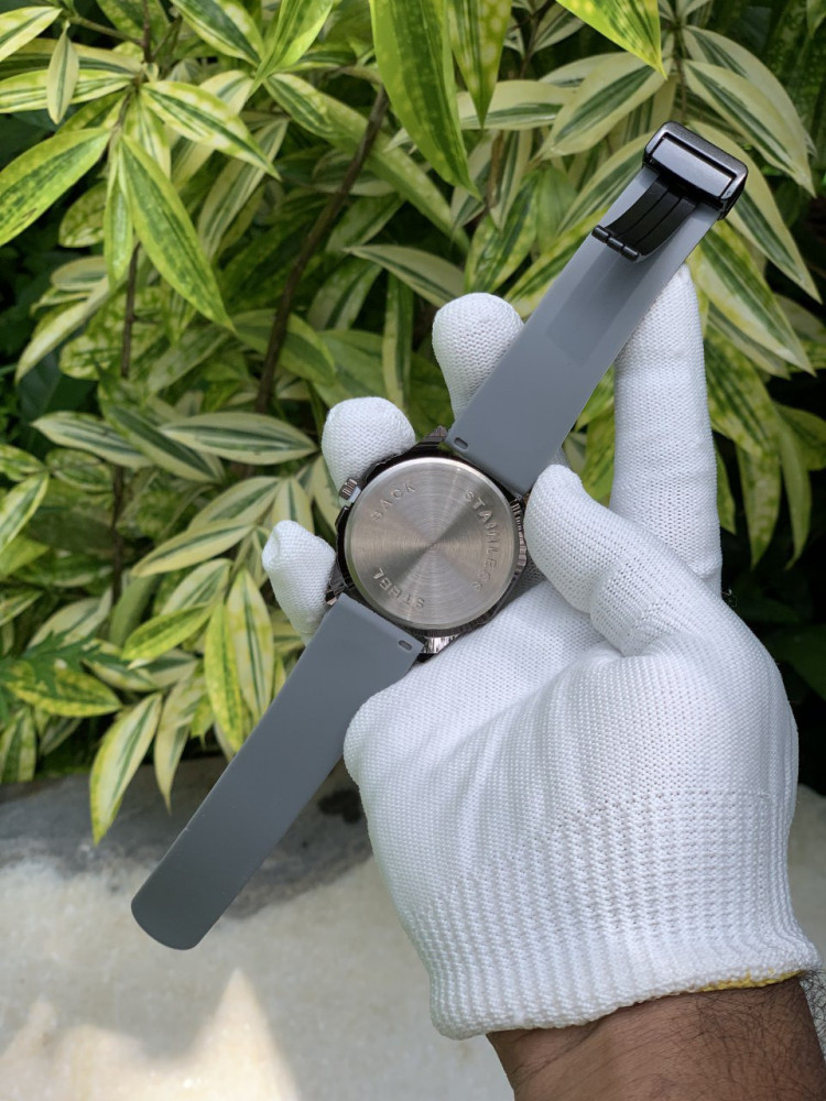 CAOMI New Arrival Premium Analog Watch - Magnetic Lock & Date