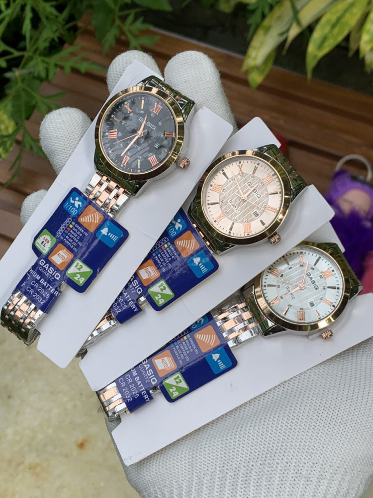 Gasiq Girls' Analog Watch - Premium, Classic & Surprise Gift,Dual Tone