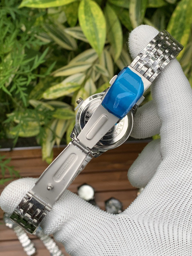 Gasiq Girls' Analog Watch - Premium, Classic & Surprise Gift,Dual Tone