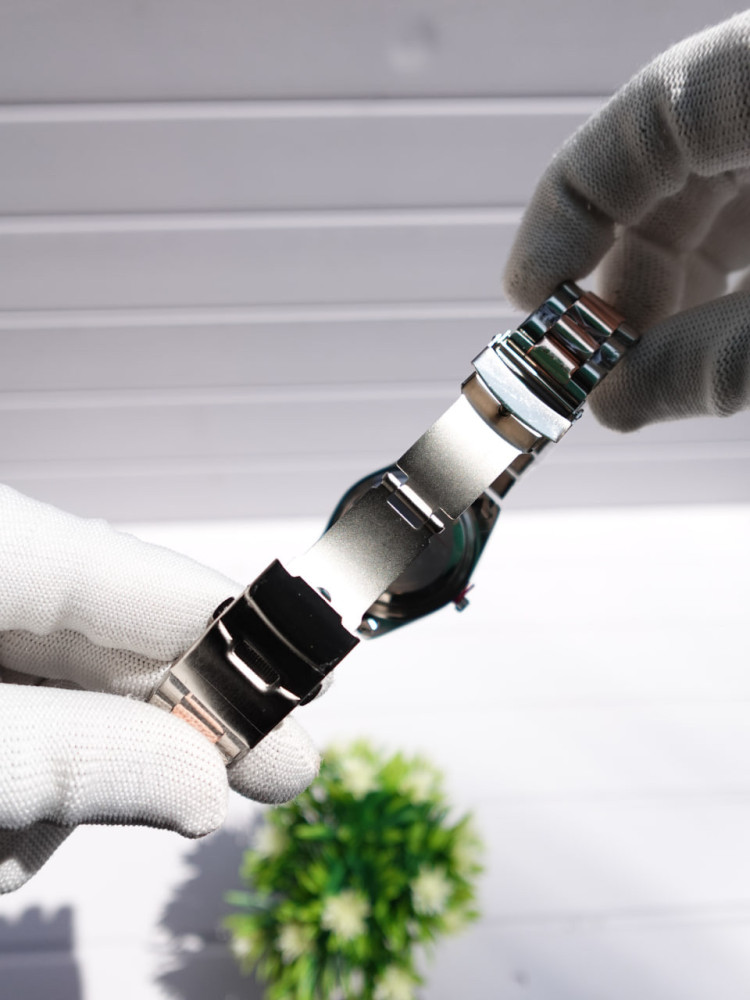 Executive Class: Premium Gents Chain Watch Collection