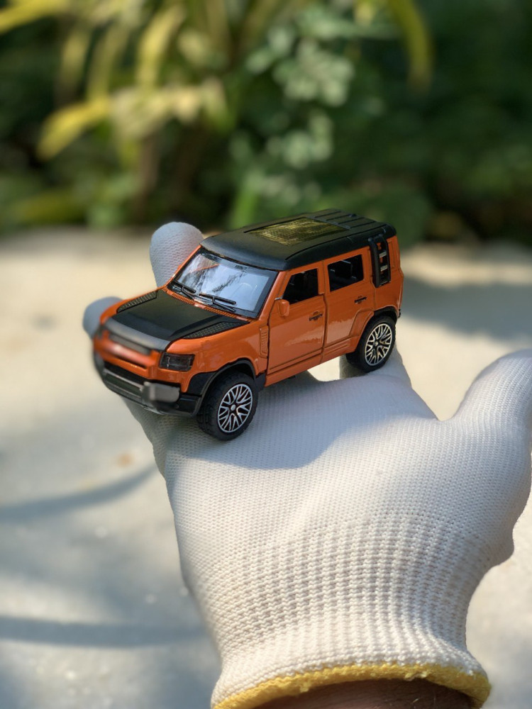 1:32 Defender - Triple the Adventure