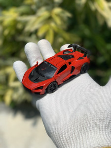 1:43 Red McLaren Senna - Aero Speed