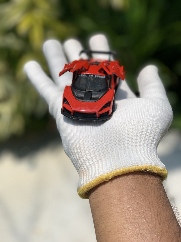 1:43 Red McLaren Senna - Aero Speed