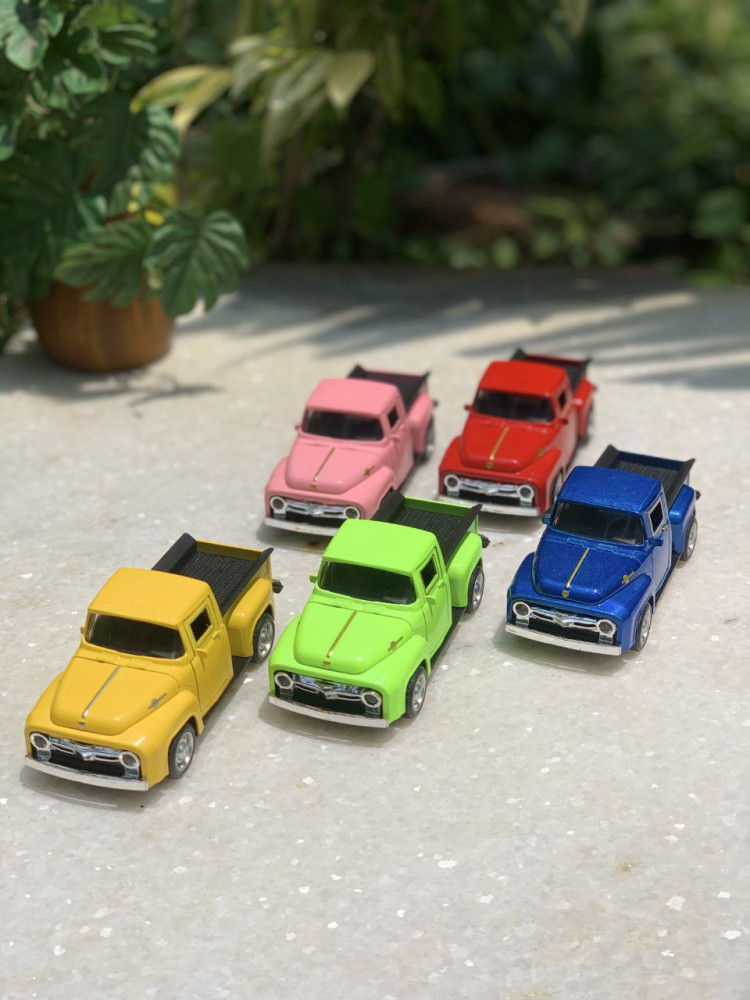 1:32 Ford F100 - Classic Colors