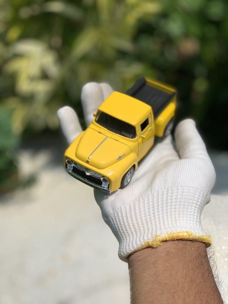 1:32 Ford F100 - Classic Colors