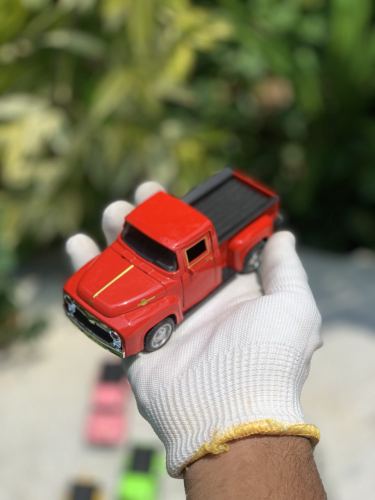 1:32 Ford F100 - Classic Colors