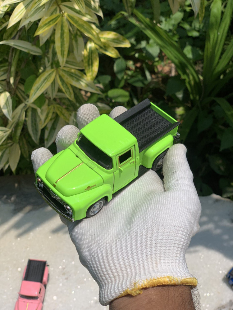 1:32 Ford F100 - Classic Colors